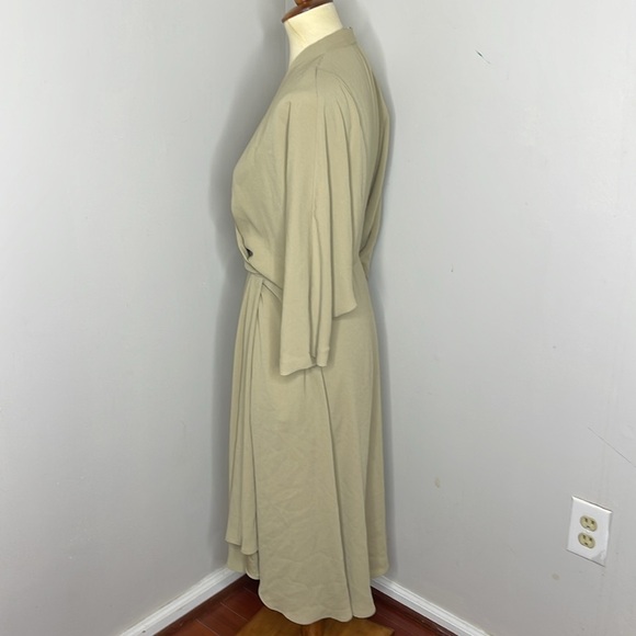 MM Lafleur Femi Dress in Dune Grass - Picture 3 of 10